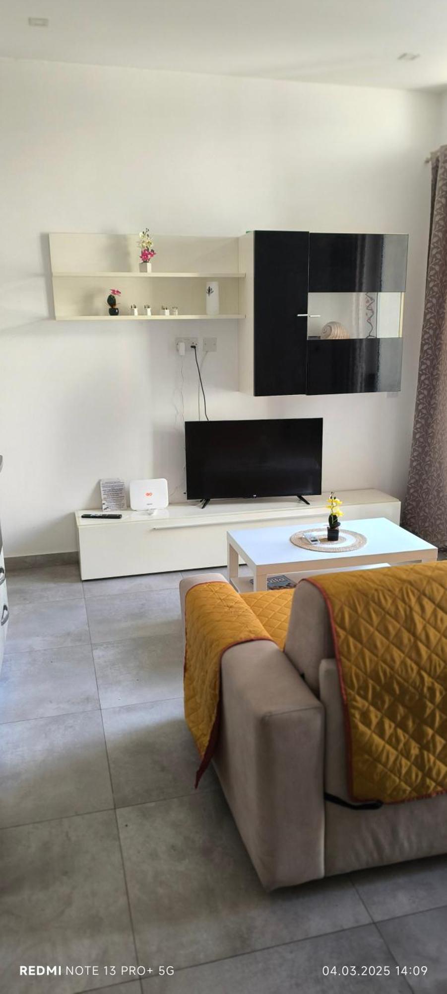 One Bedroom Tea Apartment Il-Gzira Eksteriør bilde